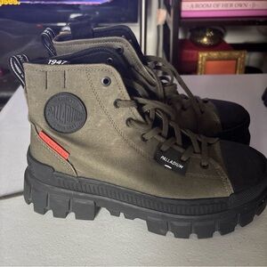 Palladium Revolt Hi TX Combat Boot Green Round Toe Women's Size 8 Ankle